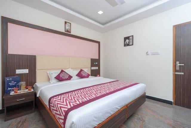 Famous Residency Hotel Tiruchirappalli Buitenkant foto