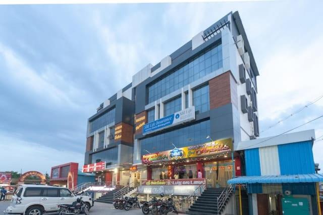 Famous Residency Hotel Tiruchirappalli Buitenkant foto